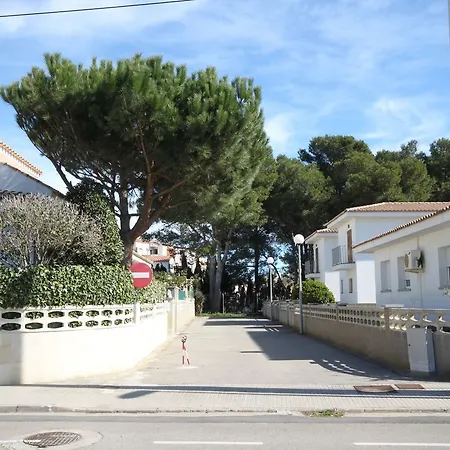 Villa Riells 2 *